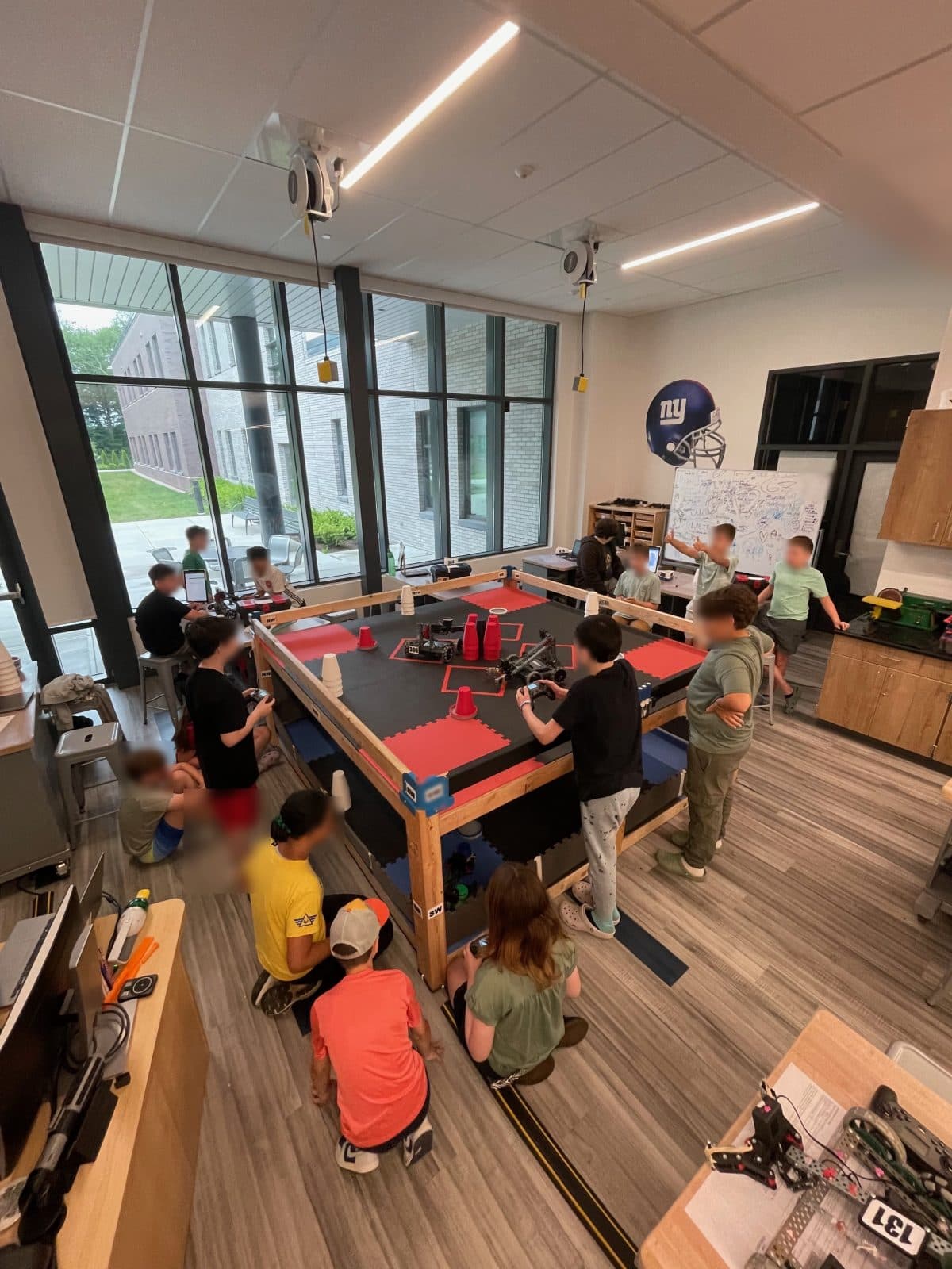 Overview of the robotics classroom during an event